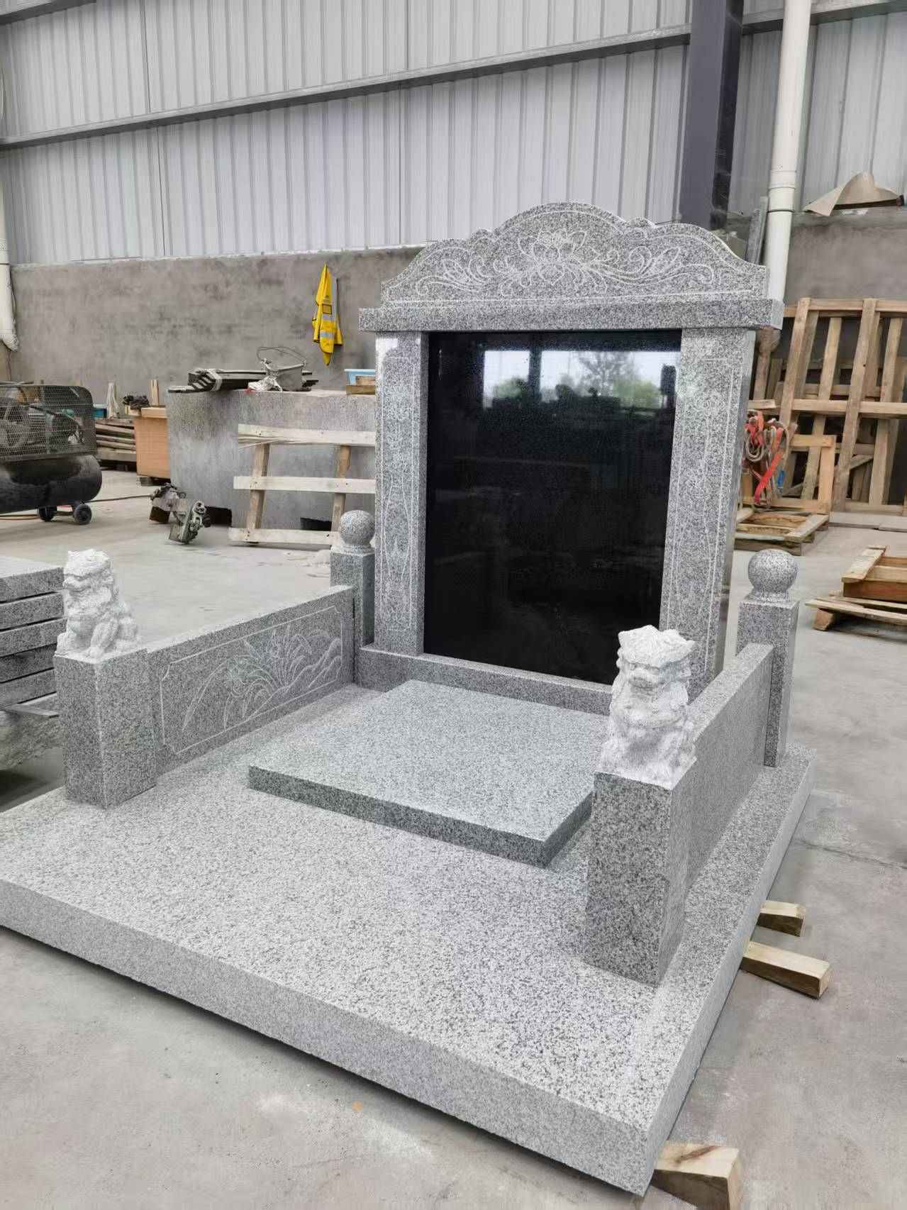 呼伦贝尔 芝麻白公墓、套墓