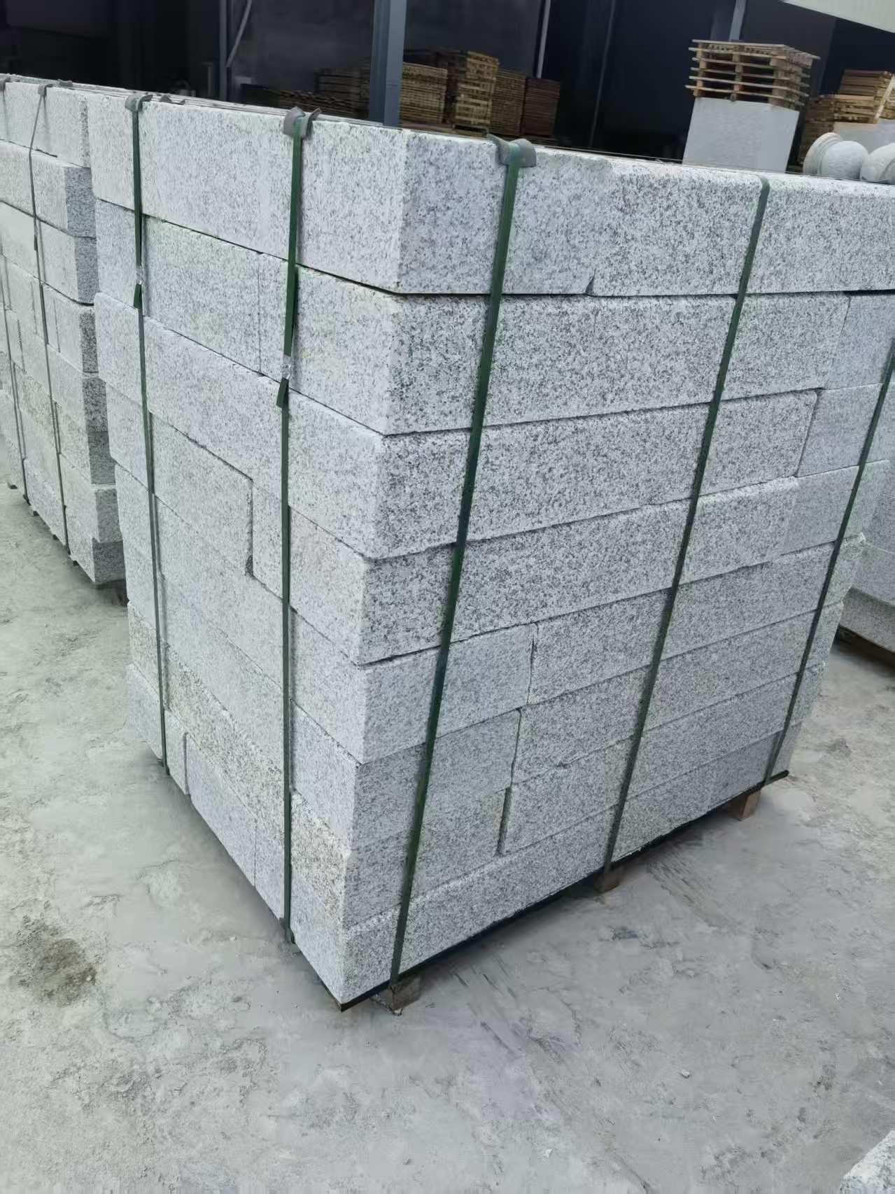 呼伦贝尔 芙蓉白火烧两面路沿石