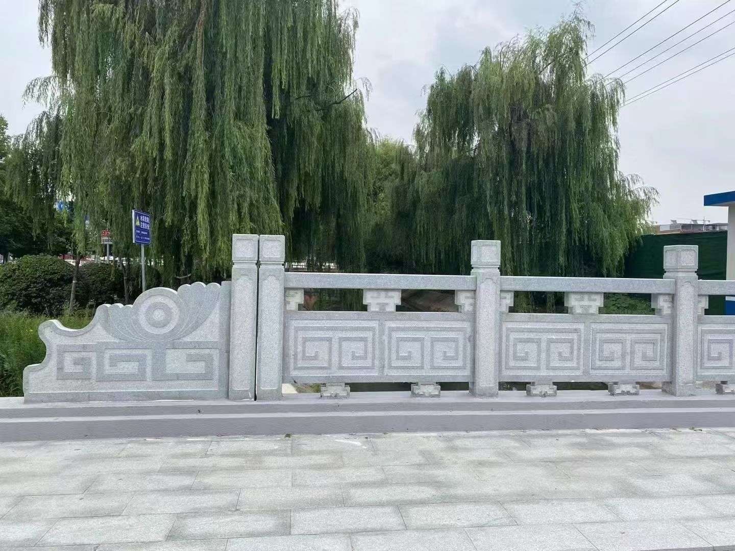 呼伦贝尔 芝麻灰桥栏杆、河道栏杆安装效果