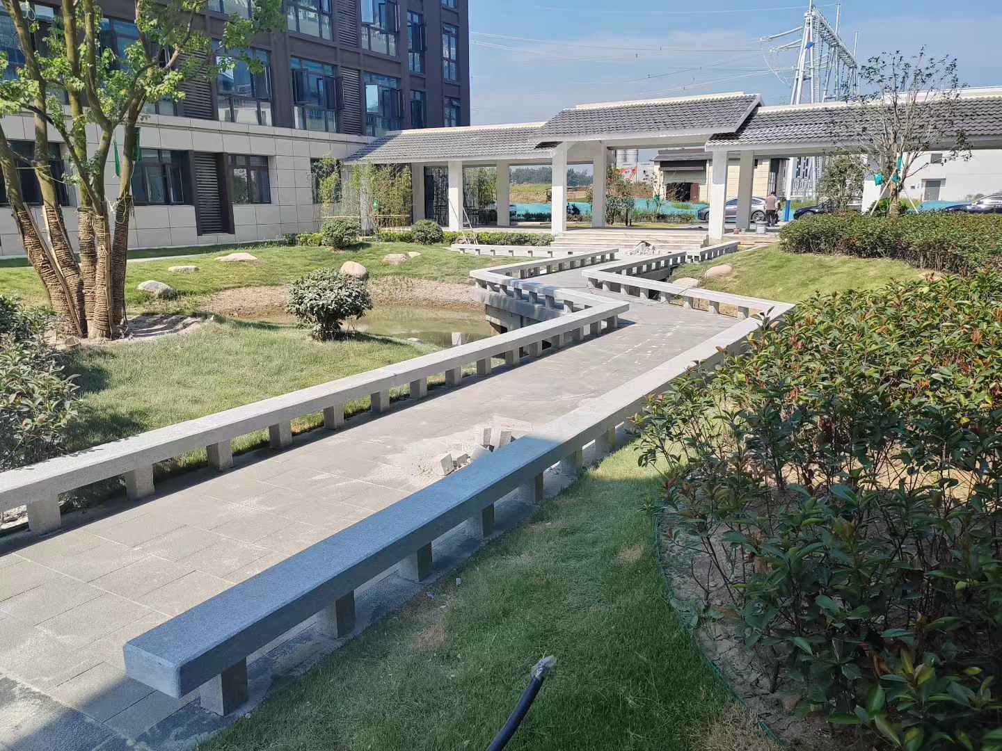 呼伦贝尔 芝麻灰小区坐凳&栏杆安装效果