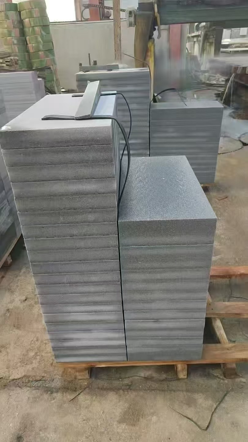 呼伦贝尔 芝麻灰火烧面300*600*50地铺石材